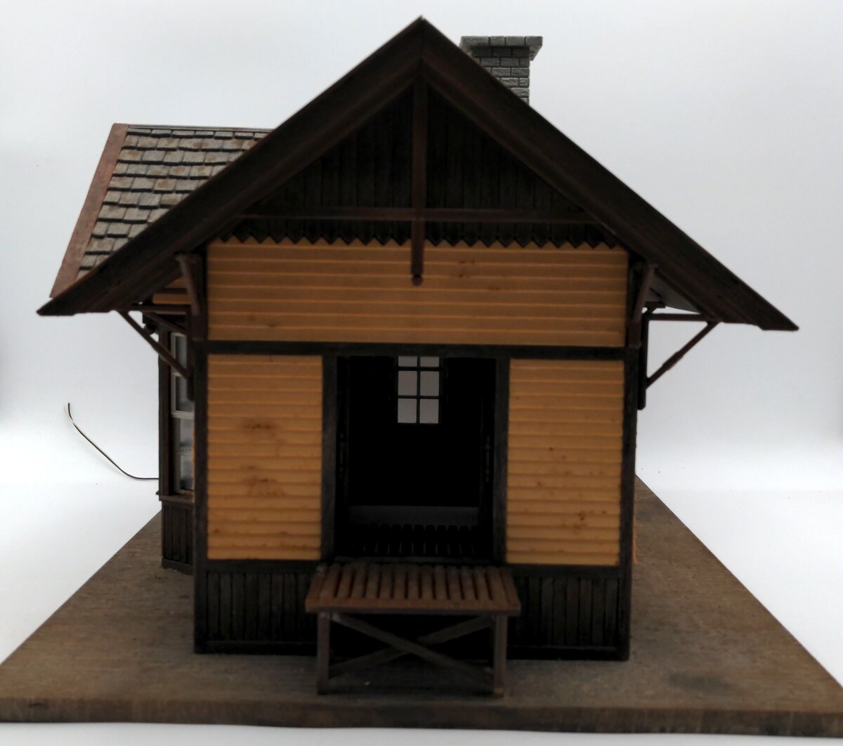 LGB 330850 G Scale POLA LGB 330850 Silverton Station Custom & Pre-Assembled EX