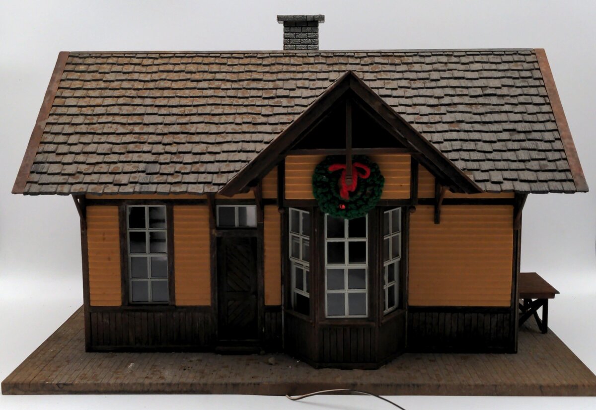 LGB 330850 G Scale POLA LGB 330850 Silverton Station Custom & Pre-Assembled EX