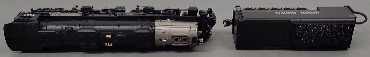 MTH 30-1541-1 O Gauge UP 4-6-6-4 Imperial Challenger Steam Engine w/PS2 #3985 EX/Box