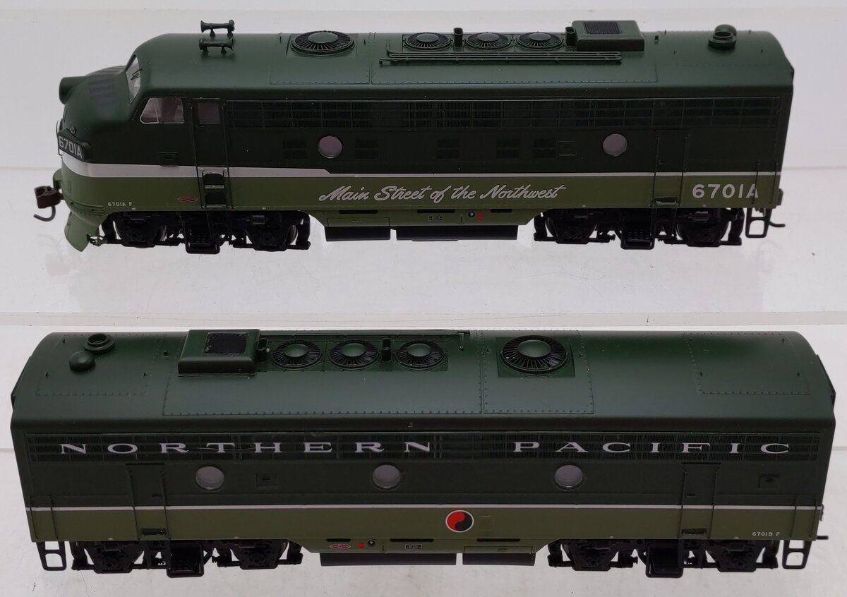 Athearn G3201 HO Scale Northern Pacific EMD F9AB Diesel Locomotive Set EX/Box