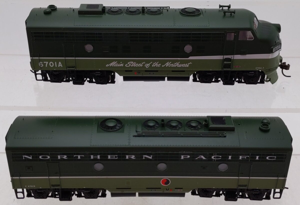 Athearn G3201 HO Scale Northern Pacific EMD F9AB Diesel Locomotive Set EX/Box
