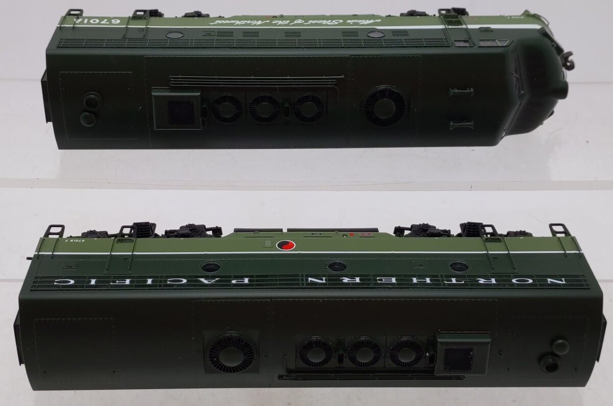 Athearn G3201 HO Scale Northern Pacific EMD F9AB Diesel Locomotive Set EX/Box