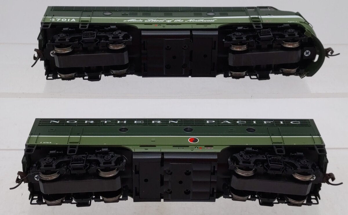 Athearn G3201 HO Scale Northern Pacific EMD F9AB Diesel Locomotive Set EX/Box