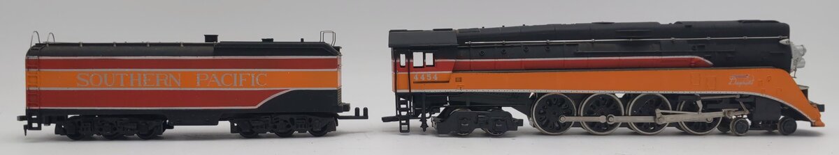 Lionel 6-6500 HO Southern Pacific Daylight Steam Locomotive & Tender #4454 EX
