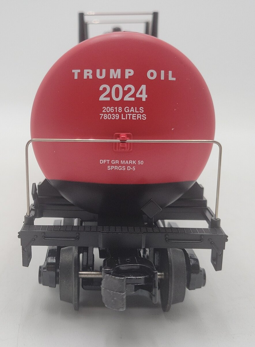 MTH 30-73657 O Gauge Donald J. Trump Modern Tank Car #2024 LN/Box