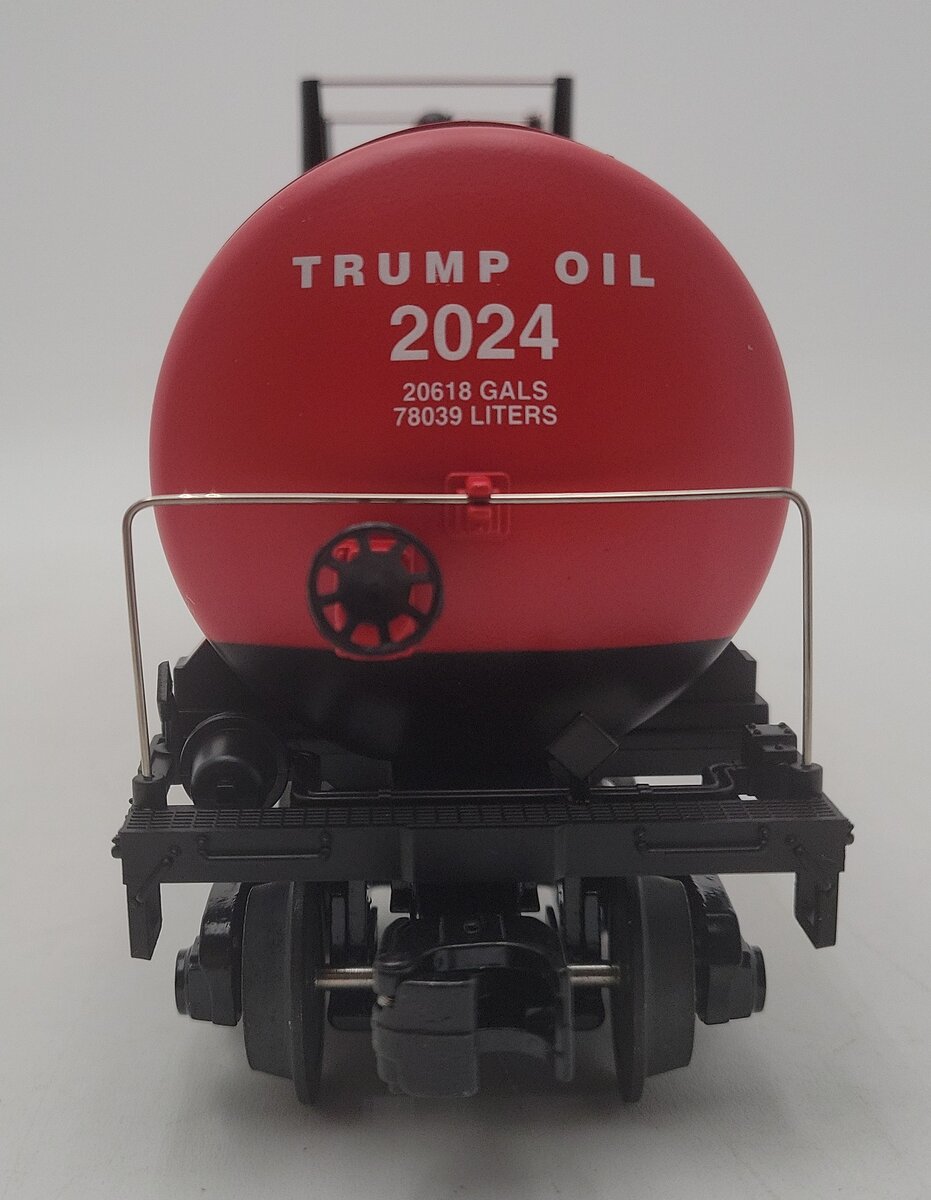 MTH 30-73657 O Gauge Donald J. Trump Modern Tank Car #2024 LN/Box