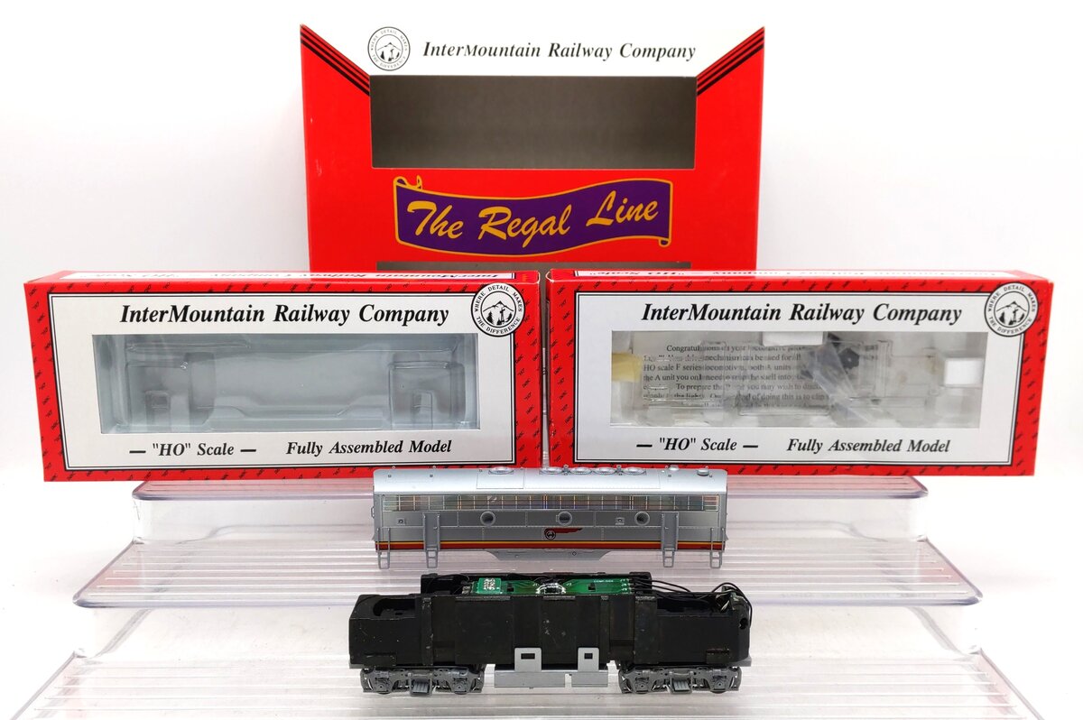 InterMountain 49505WD-06D Santa Fe EMD F-7B Powered Diesel Locomotive #325B LN/Box