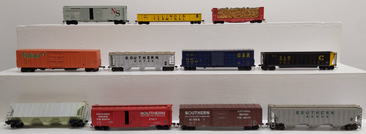 HO Scale Assorted Freight Cars [11] VG