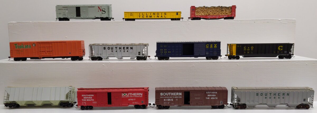 HO Scale Assorted Freight Cars [11] VG