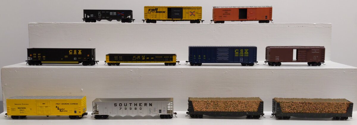 Walthers and Other Ho Scale Assorted Freight Cars [11] VG
