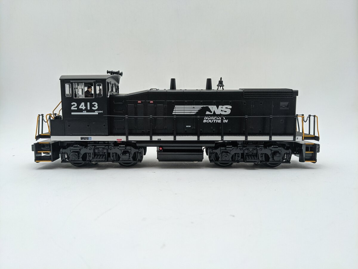 MTH 30-2939-1 Norfolk Southern MP15DC Diesel Engine w/Proto-Soundr 2.0 #2413 EX