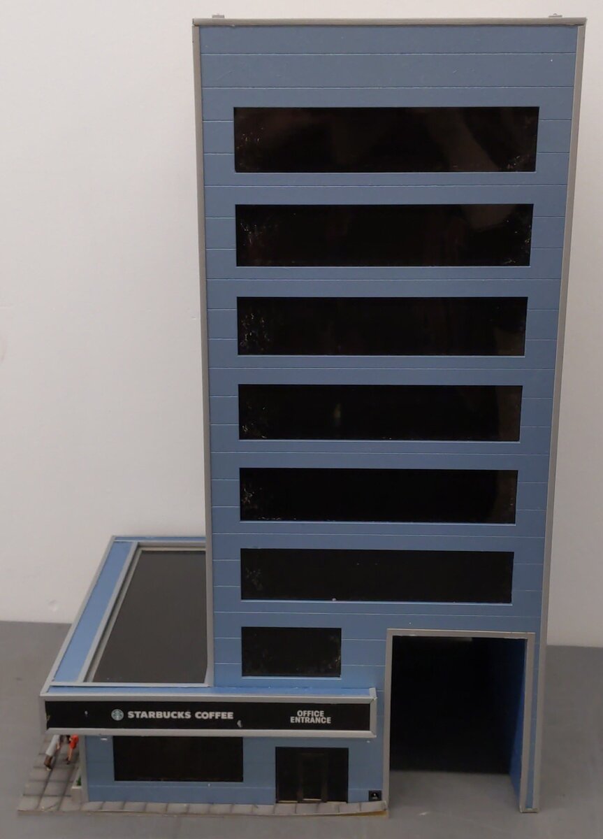 O Gauge New York Central World Headquarters Building w/ Starbucks VG