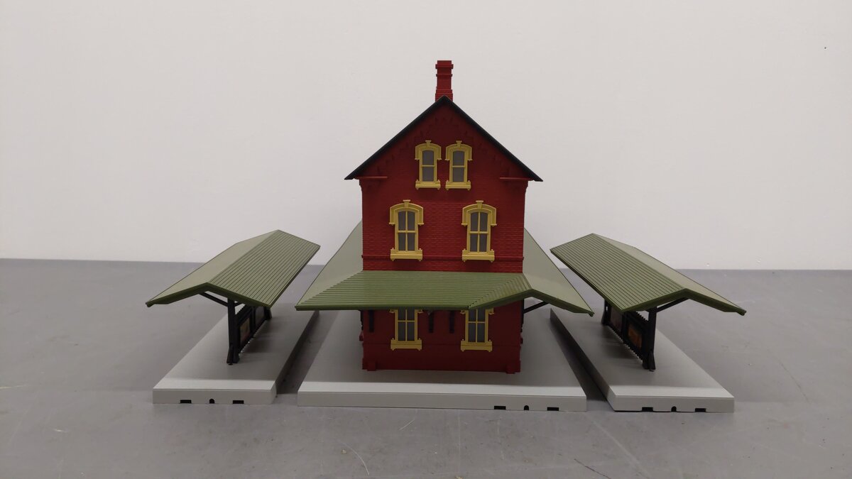 MTH 30-90094 O Dark Red Stone Passenger Station w/Dual Platforms EX