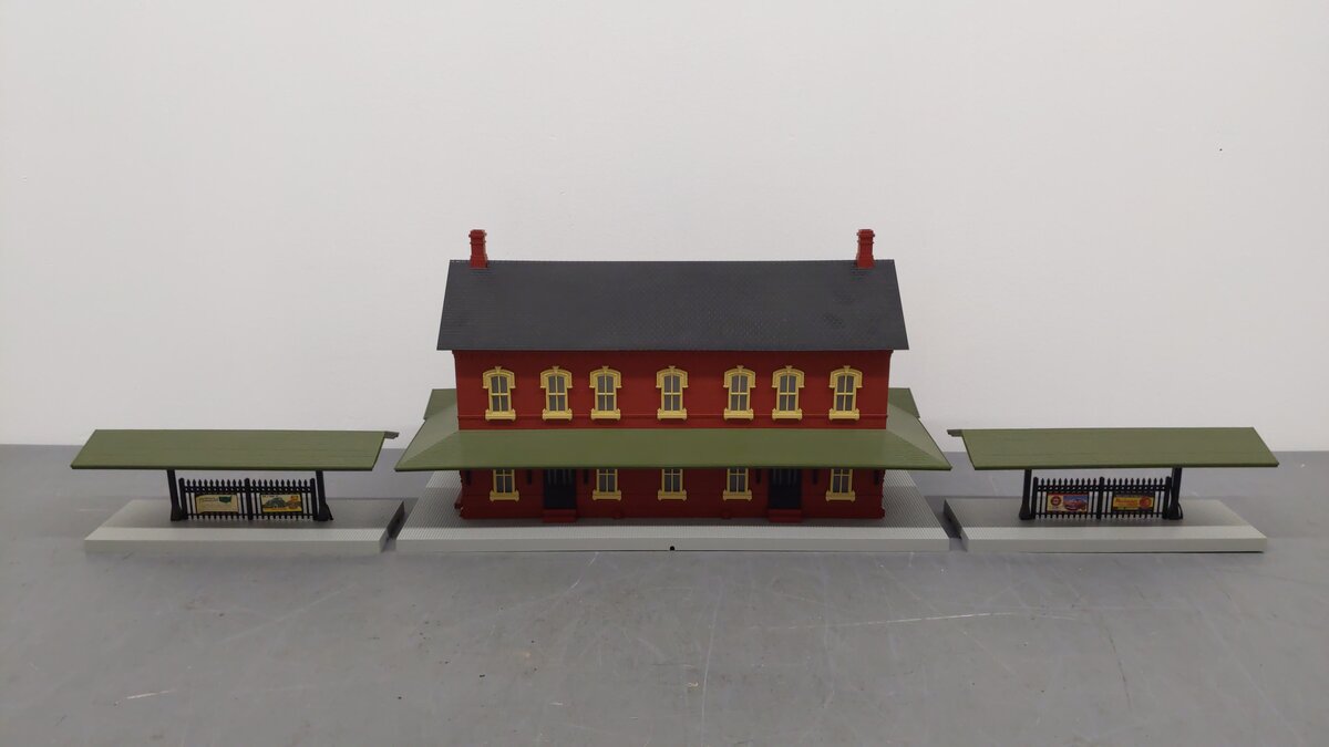 MTH 30-90094 O Dark Red Stone Passenger Station w/Dual Platforms EX