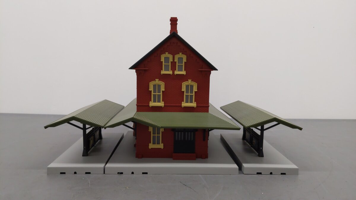 MTH 30-90094 O Dark Red Stone Passenger Station w/Dual Platforms EX