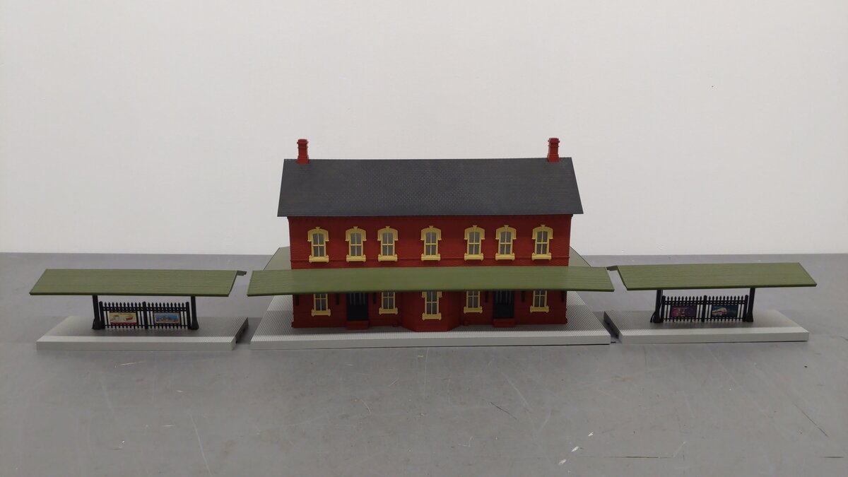 MTH 30-90094 O Dark Red Stone Passenger Station w/Dual Platforms EX