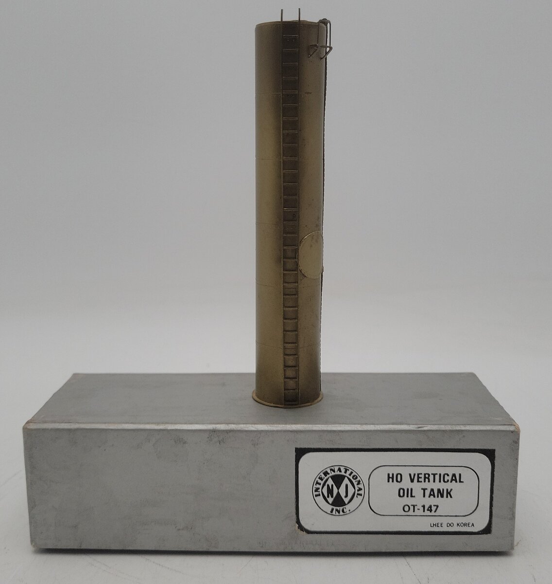 NJ International OT-147 HO Scale BRASS Vertical Oil Tank EX/Box