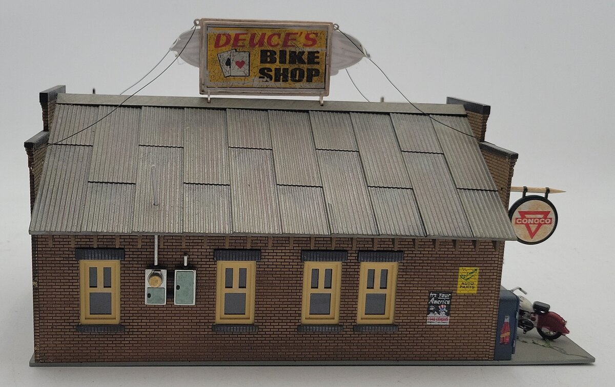 Woodland Scenics BR5846 O Built-&-Ready Deuce's Bike Shop Building EX