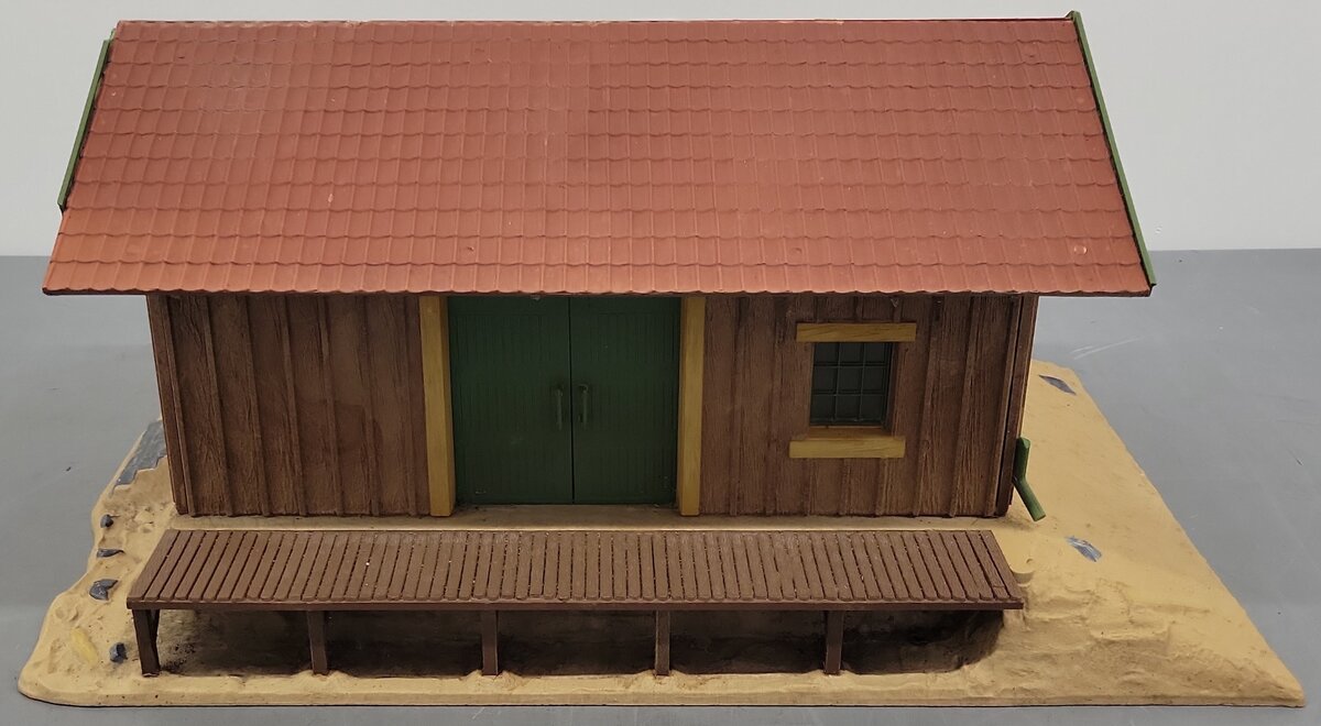 Pola 905 Kleinbach Freight Station Kit - Assembled VG