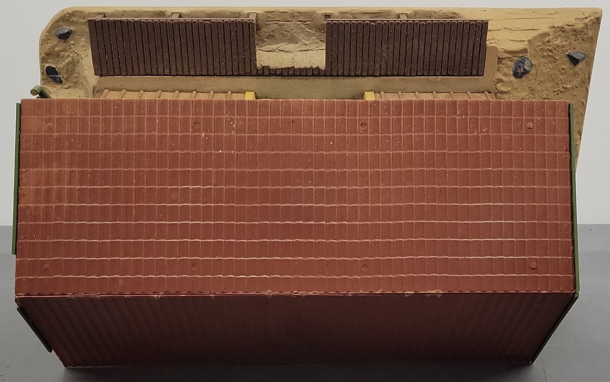 Pola 905 Kleinbach Freight Station Kit - Assembled VG