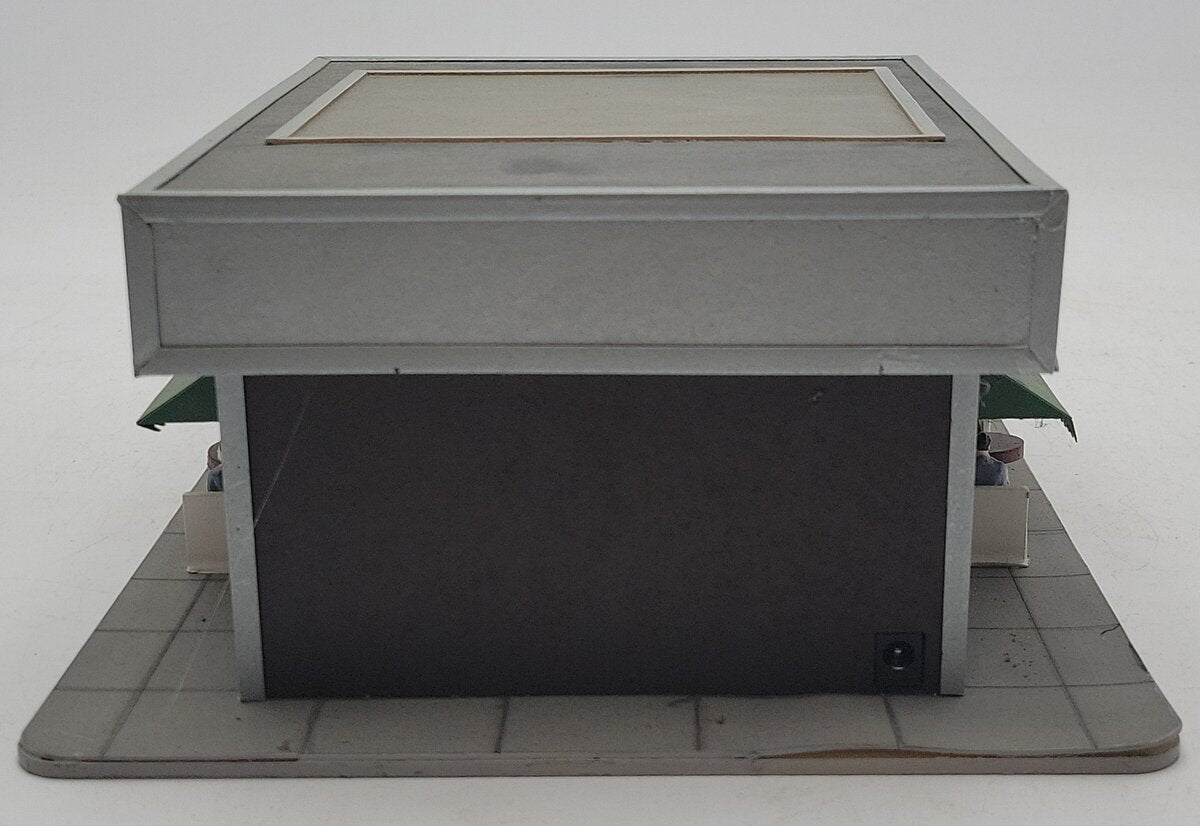 Menards 279-4325 O Gauge Assembled Starbucks Coffee Shop EX