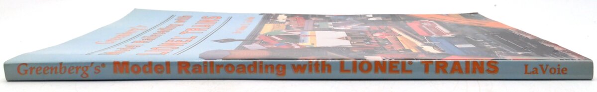 Greenberg Books 0-89778-054-X Model Railroading with Lionel Trains - LaVoie LN