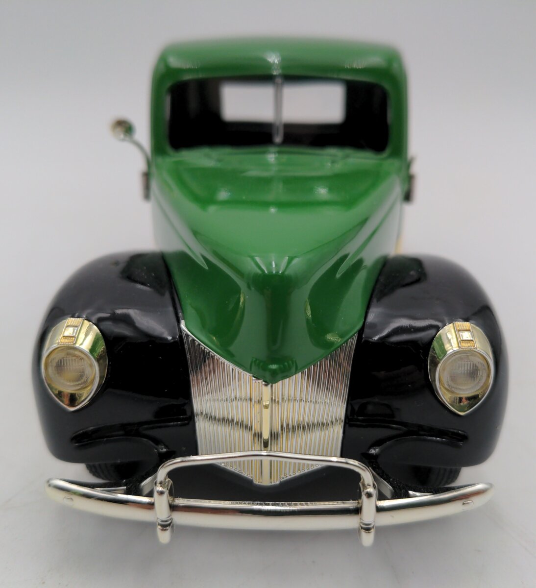 SpecCast 64037 1:24 Scale Diecast John Deere 1940 Ford VG/Box