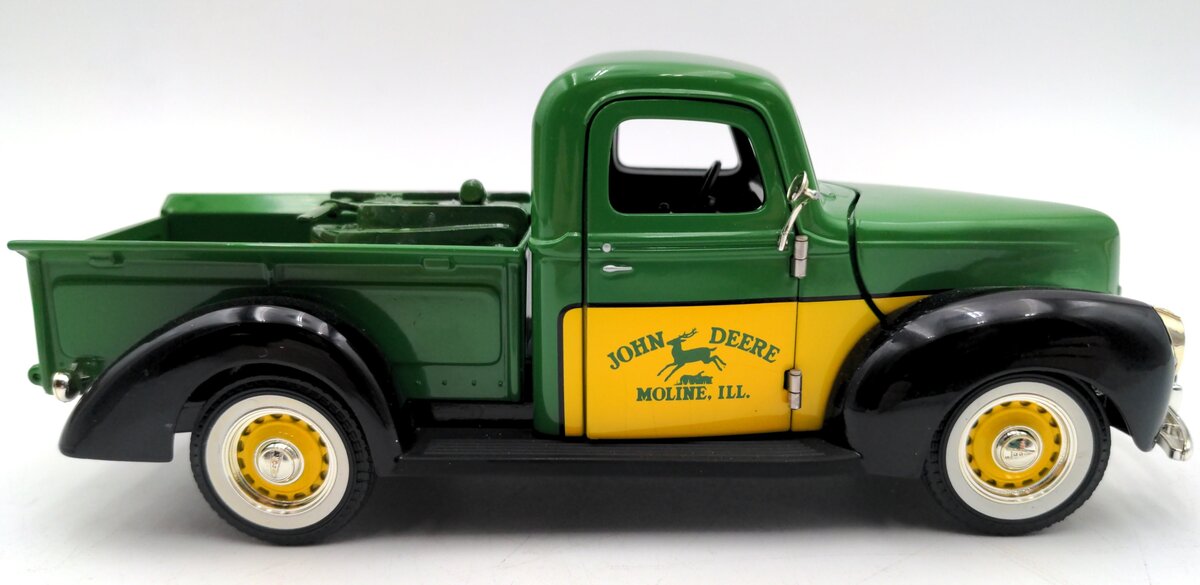 SpecCast 64037 1:24 Scale Diecast John Deere 1940 Ford VG/Box
