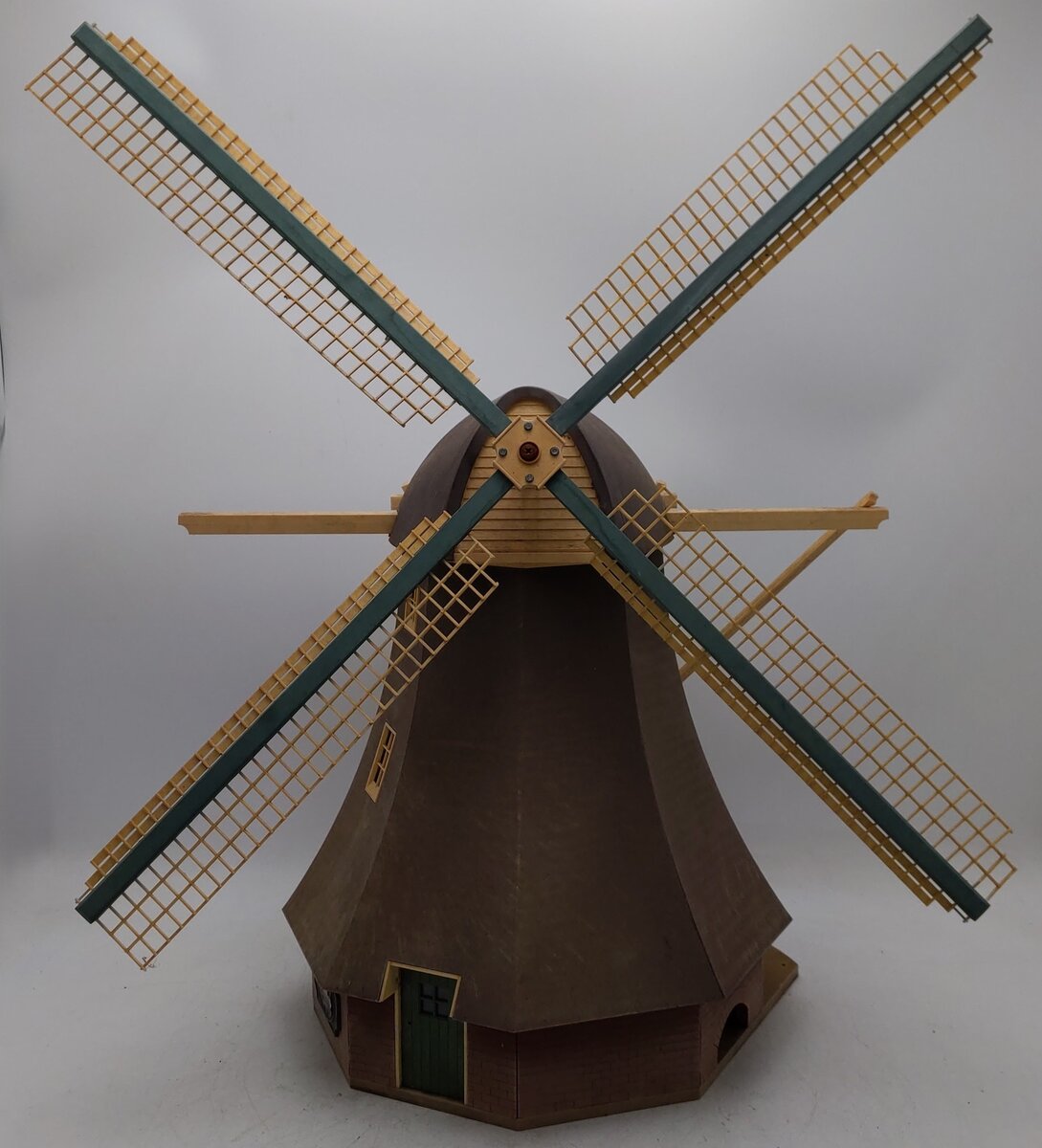 Pola 331701 G Scale Large Layout Windmill VG