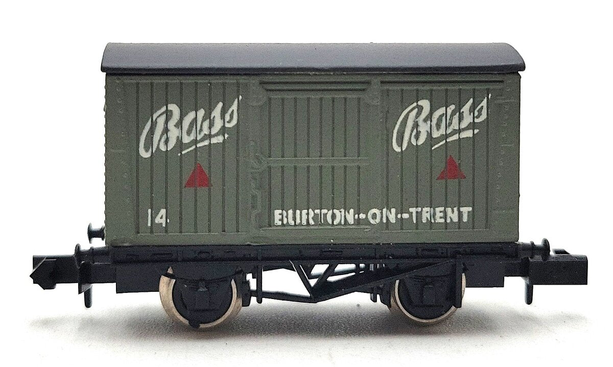 Graham Farish 2311 N Bass Single Vent Wagon #14 LN/Box