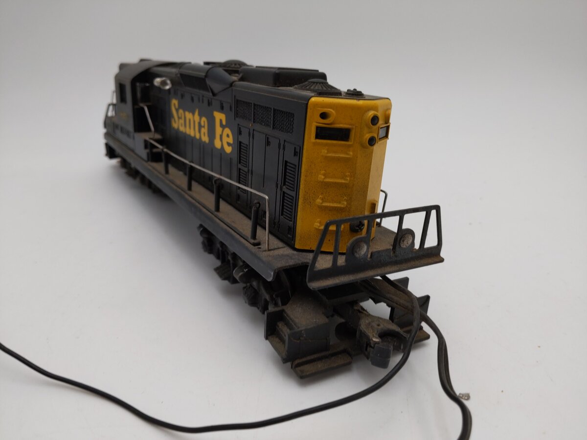 Lionel 6-8250 O Gauge Santa Fe GP9 Powered Diesel Engine #8250/Box