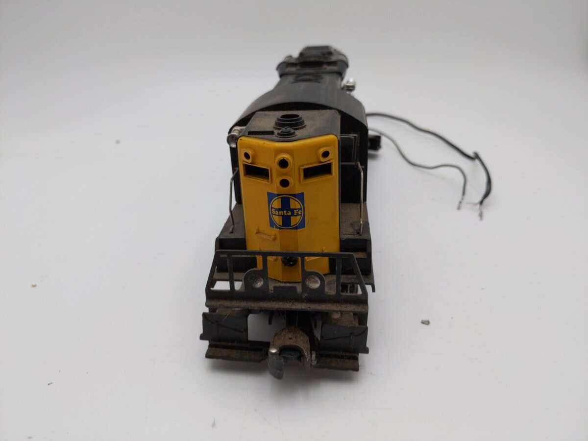 Lionel 6-8250 O Gauge Santa Fe GP9 Powered Diesel Engine #8250/Box