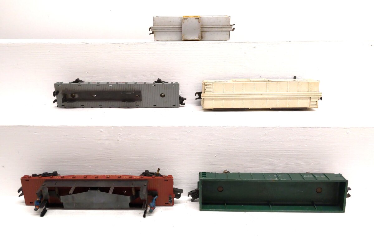 American Flyer S Assorted Freight Cars: 24550, 25019, 25058, 631, 24631 [5] VG
