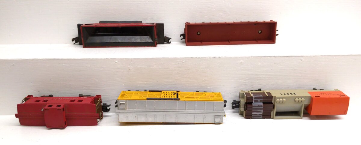American Flyer S Assorted Freight Cars: 24076, 24113, 716, 904, 25071 [5] VG