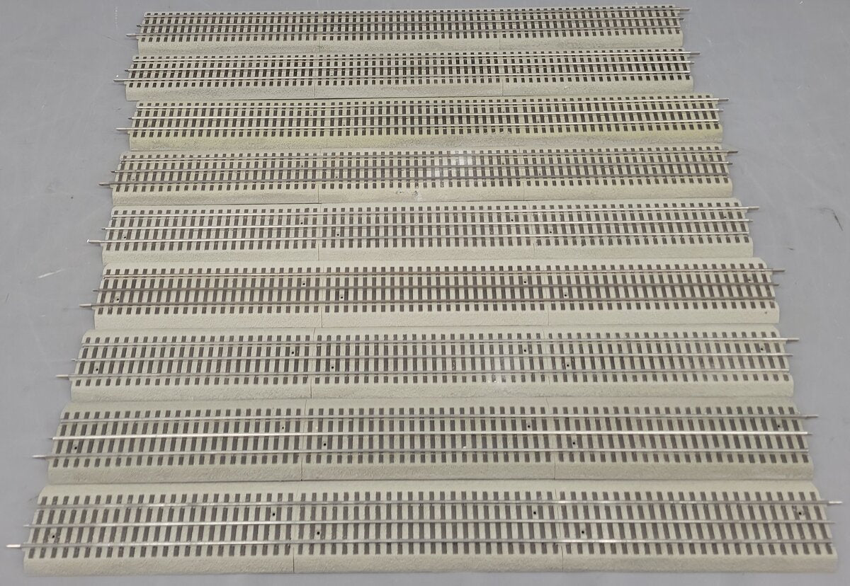 Lionel 6-12042 FasTrack 30" Straight Track (9) VG
