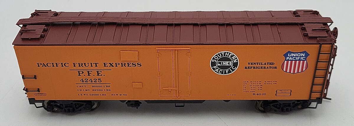 InterMountain 46702-42 HO Scale Union Pacific Boxcar #42425 EX/Box