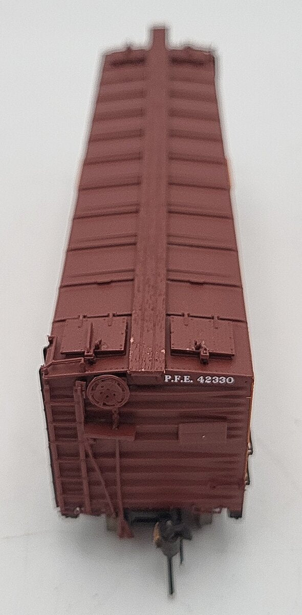 InterMountain 46702P-40 HO Scale Pacific Fruit Express R-40-10 Reefer Car #42330 EX/Box