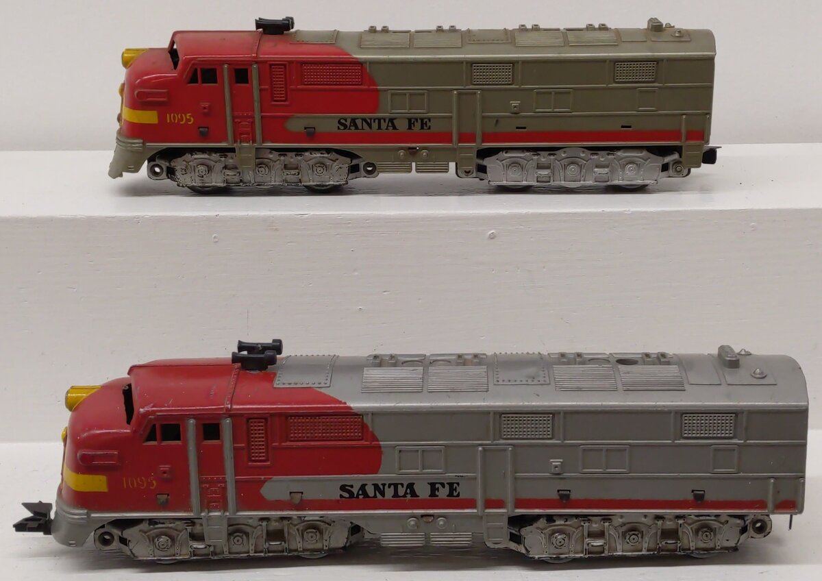 Marx 1095 Vintage O Santa Fe AA Diesel Locomotives VG