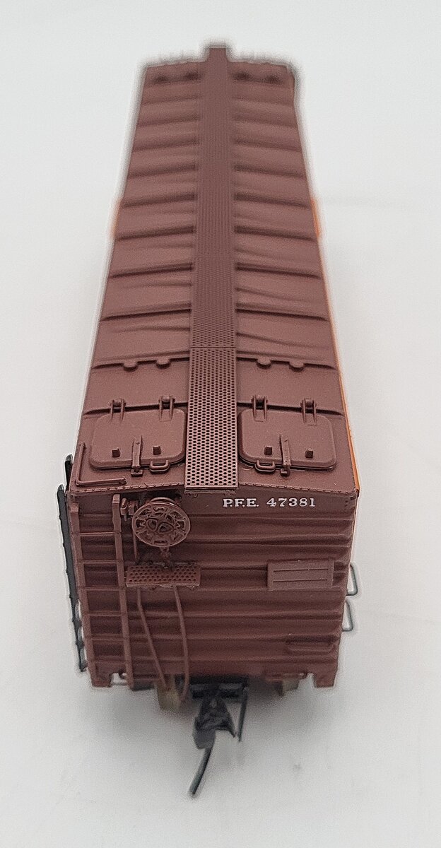 InterMountain 45501-70 Pacific Fruit Express Steel Sided Ice Bunker Car EX/Box