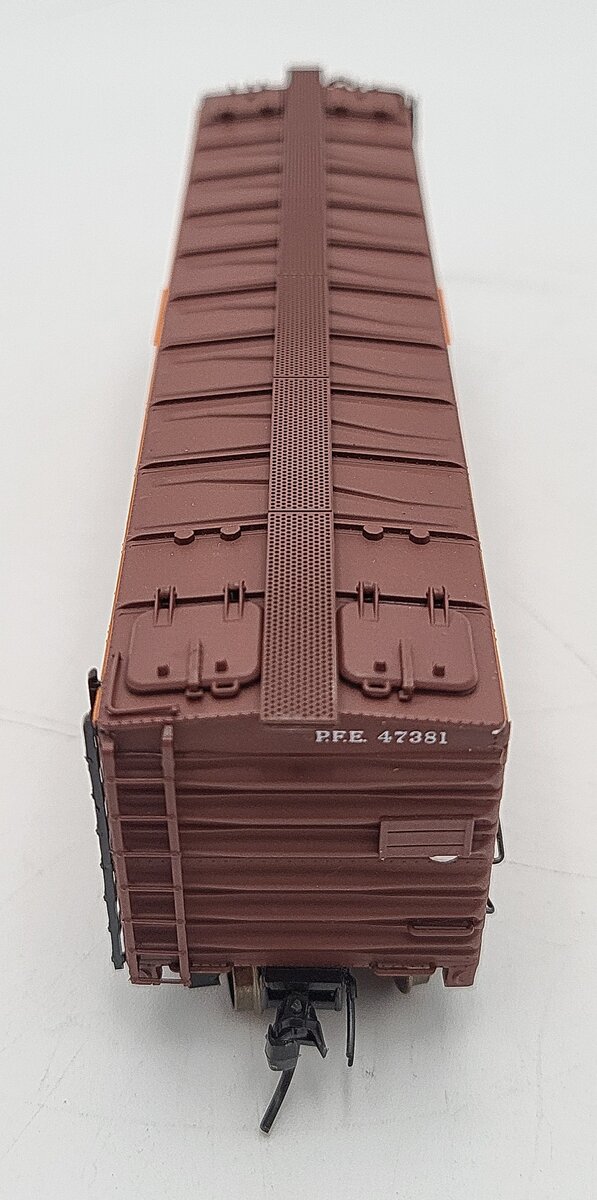 InterMountain 45501-70 Pacific Fruit Express Steel Sided Ice Bunker Car EX/Box