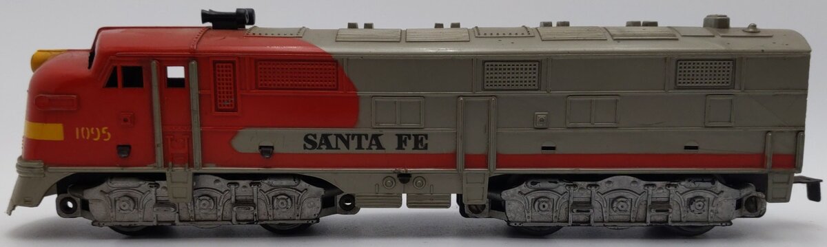 Marx 1095 Vintage O Gauge Santa Fe Diesel Locomotive