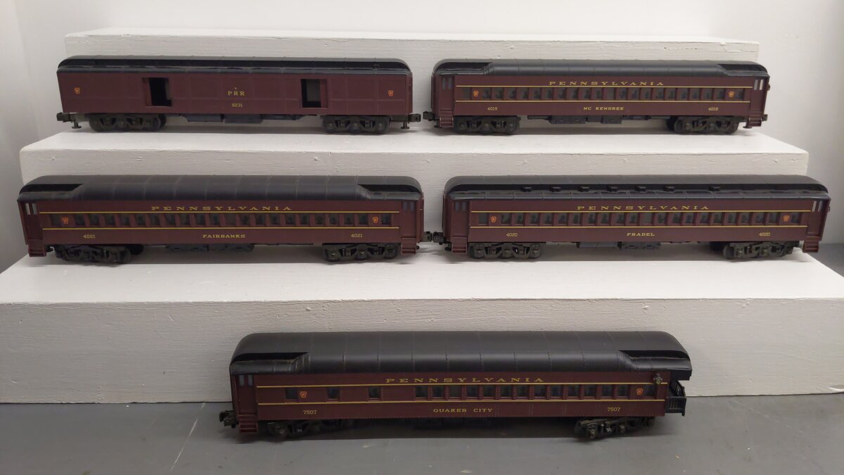 MTH 20-4018 O Pennsylvania 70' Madison Passenger 5-Car Set EX/Box