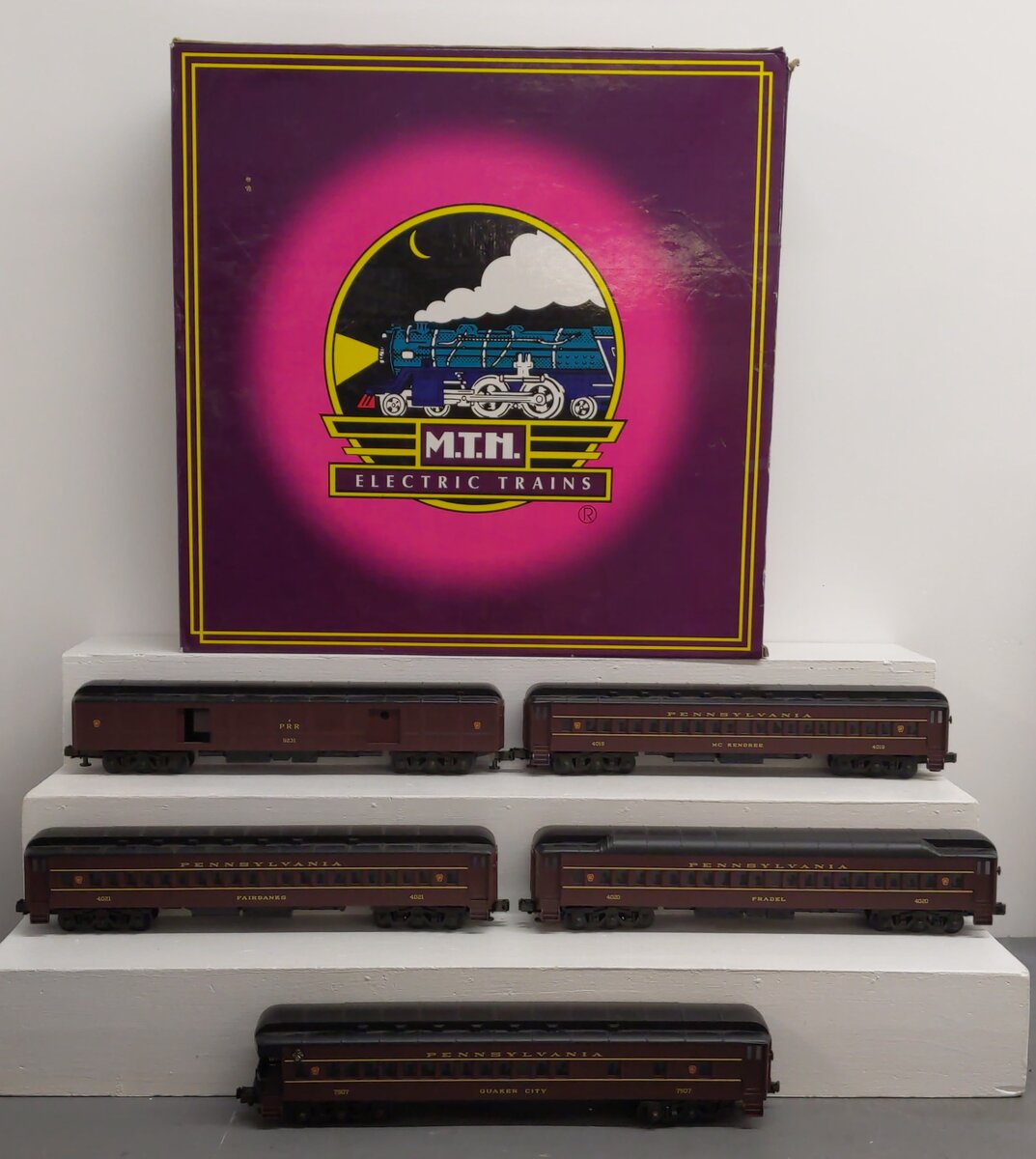 MTH 20-4018 O Pennsylvania 70' Madison Passenger 5-Car Set EX/Box