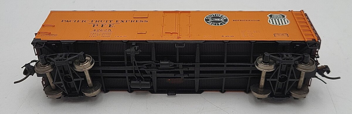 InterMountain 46703P-23 HO Scale Union Pacific Boxcar #42625 EX/Box
