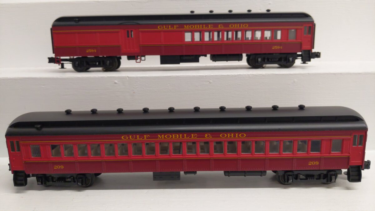 Atlas 1009918 O GM&O Combine and Coach Passenger Cars Set #2594/#209 EX/Box