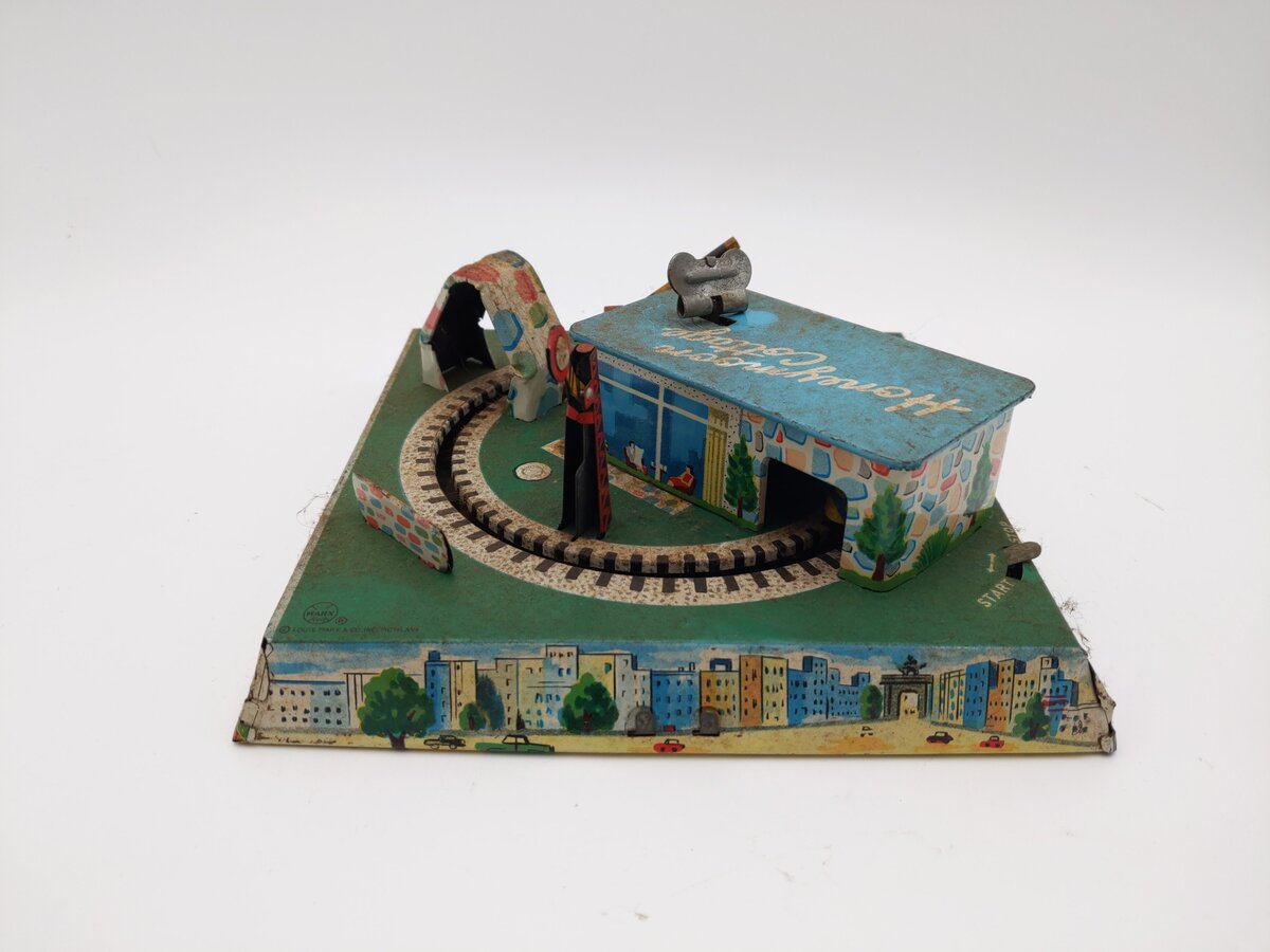 Marx Vintage Honeymoon Cottage Wind-up Toy VG