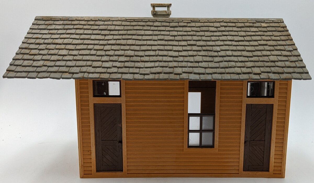 Model Power 1616 LGB Budweiser Warehouse Assembled Building - Assembled VG
