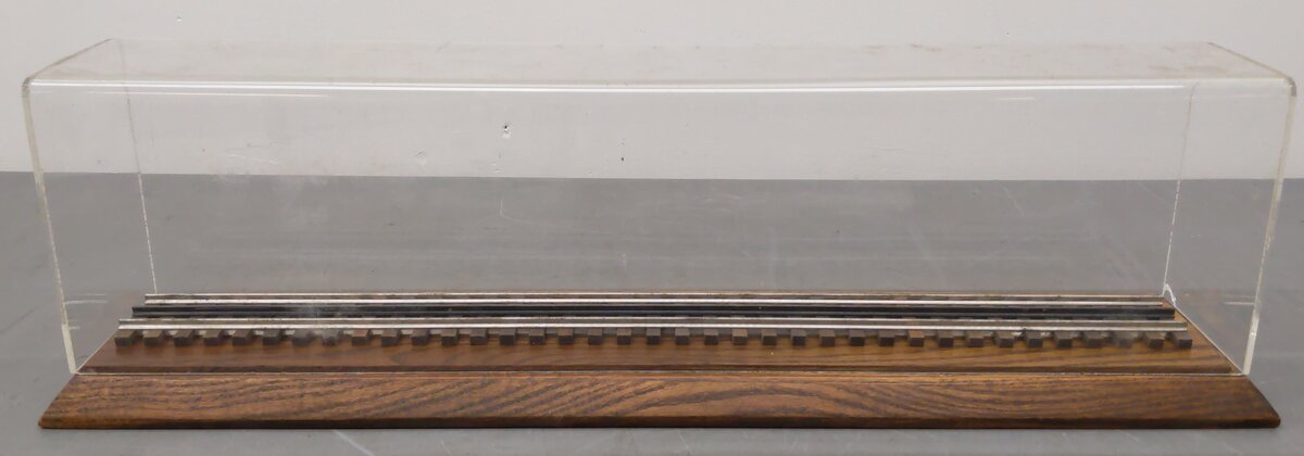 Lionel 6-8587 O Gauge Wabash GP-9 Diesel No. 484 Display Case