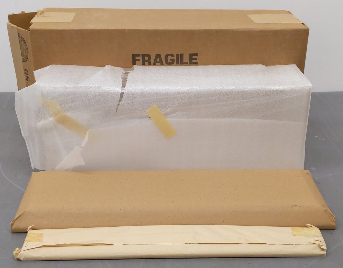 Lionel 06-809-6000 O Gauge 16" Display Case NEW