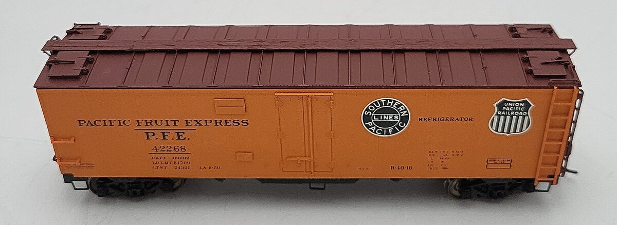 InterMountain 46703P-14 HO Scale Union Pacific Boxcar #42268 EX/Box